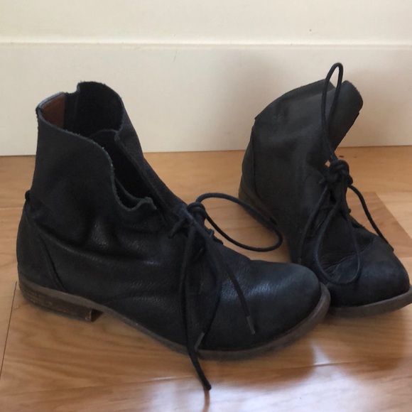 Lucky Brand Women’s Leather Moro Combat Boots - Picture 2 of 7